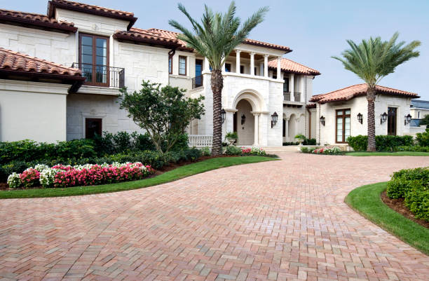 Best Driveway Paving Contractor  in Holiday Shores, IL